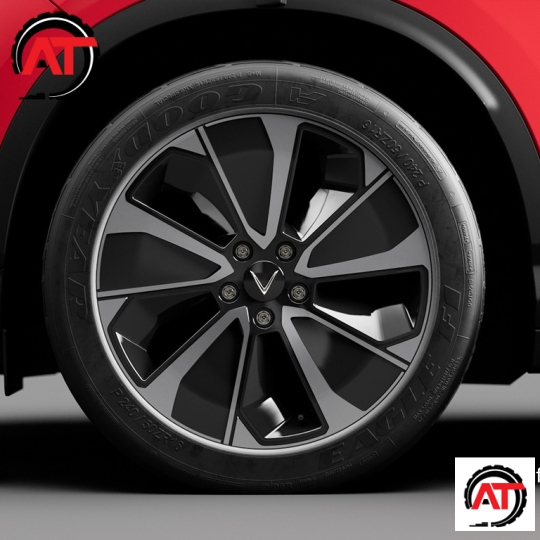 Lốp Xe VF8 Goodyear 225/55R19 EfficientGrip Performance SUV