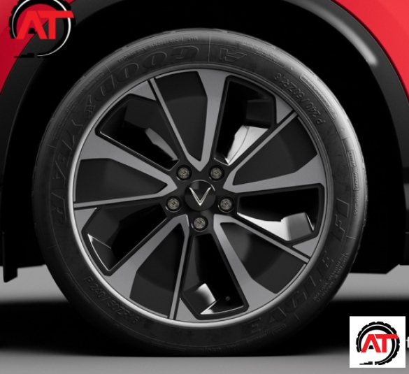 Lốp Xe VF8 Goodyear 225/55R19 EfficientGrip Performance SUV